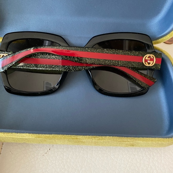 Sunglasses - Picture 5 of 6